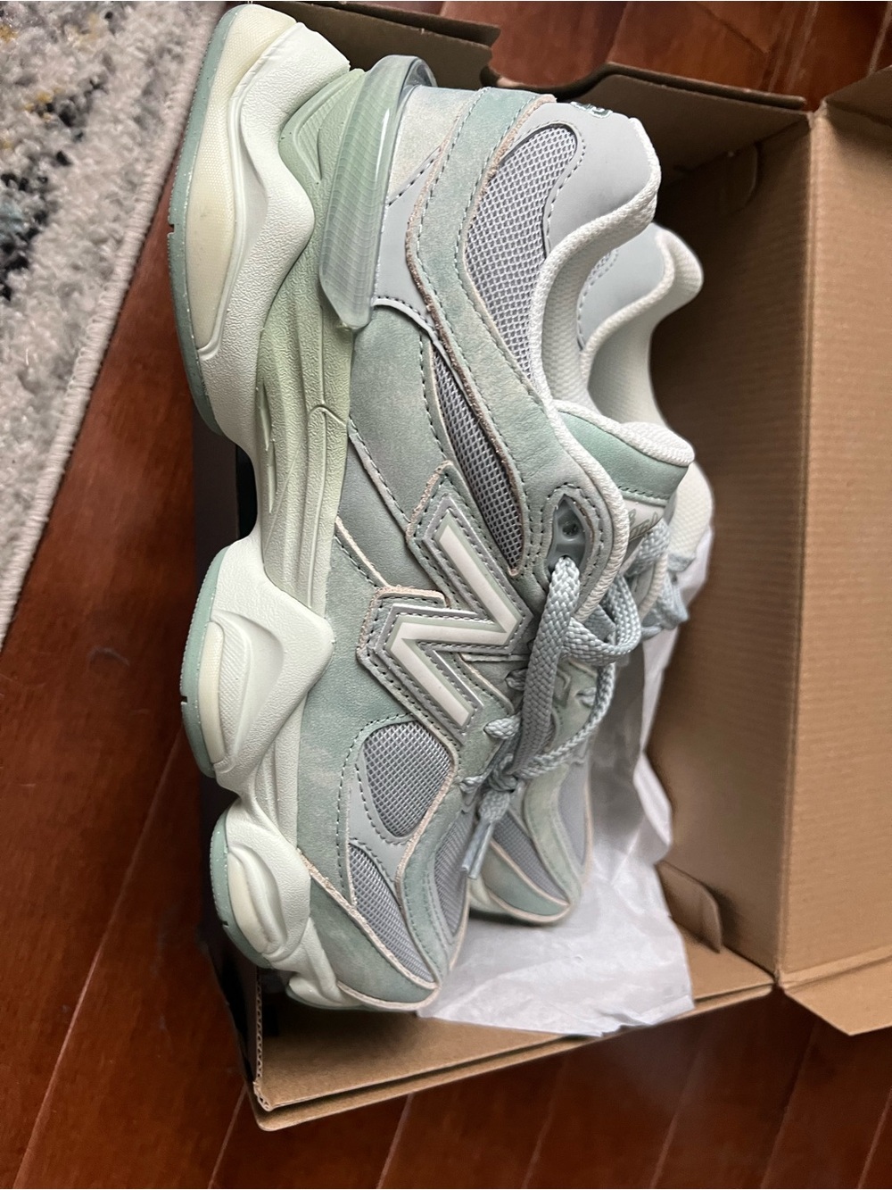 New Balance 9060 Sneaker in mosaic green sea salt